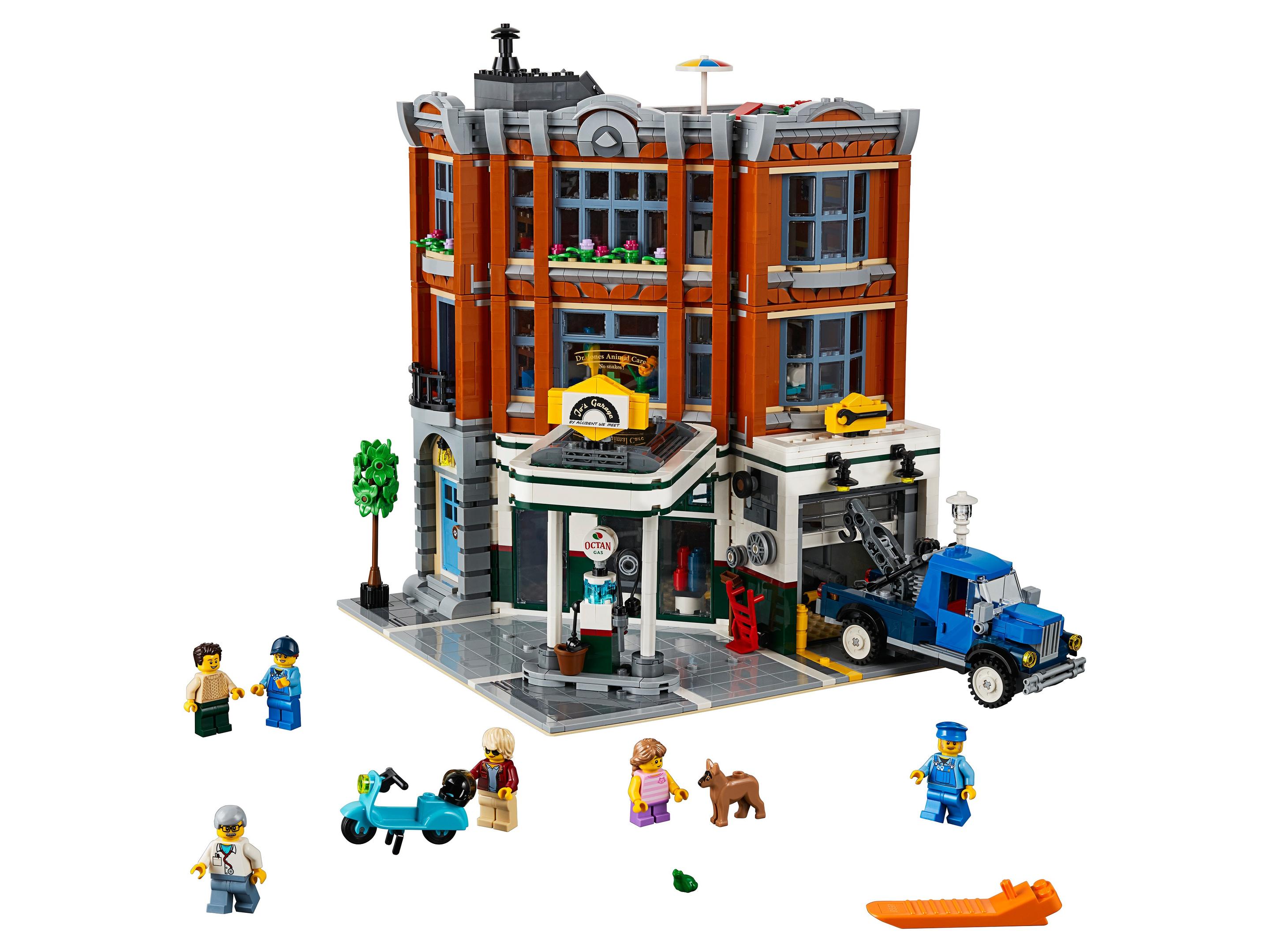 LEGO Corner Garage (10264-1)